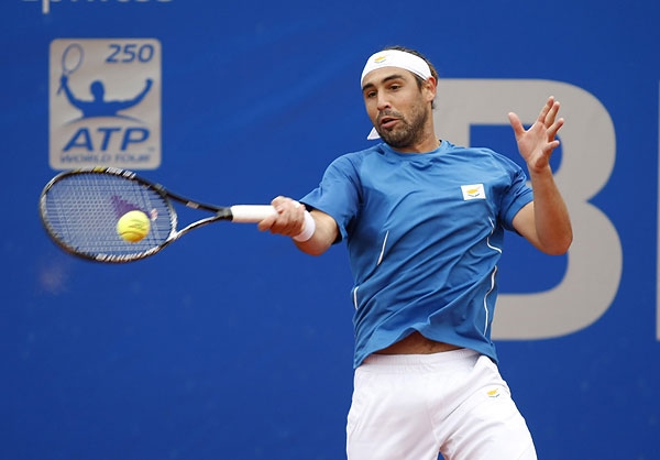 ÎŸ ÎœÎ¬ÏÎºÎ¿Ï‚ Ï€ÎµÏÎ½Î¬ Ï„Î¿ ÎµÎ¼Ï€ÏŒÎ´Î¹Î¿ Ï„Î¿Ï… Kohlschreiber