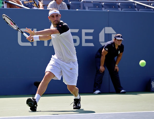 ÎŸ Berdych ÎµÎºÏ„Î¿Ï€Î¯Î¶ÎµÎ¹ Ï„Î¿Î½ ÎœÎ¬ÏÎºÎ¿