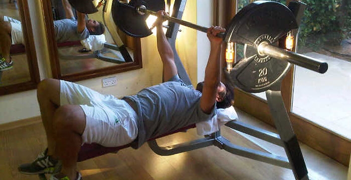 ÎŸ ÎœÎ¬ÏÎºÎ¿Ï‚ Ï€ÏÎ¿Ï€Î¿Î½ÎµÎ¯Ï„Î±Î¹ Î³Î¹Î± Ï„Î·Î½ ÏƒÎ±Î¹Î¶ÏŒÎ½ Ï„Î¿Ï… Clay