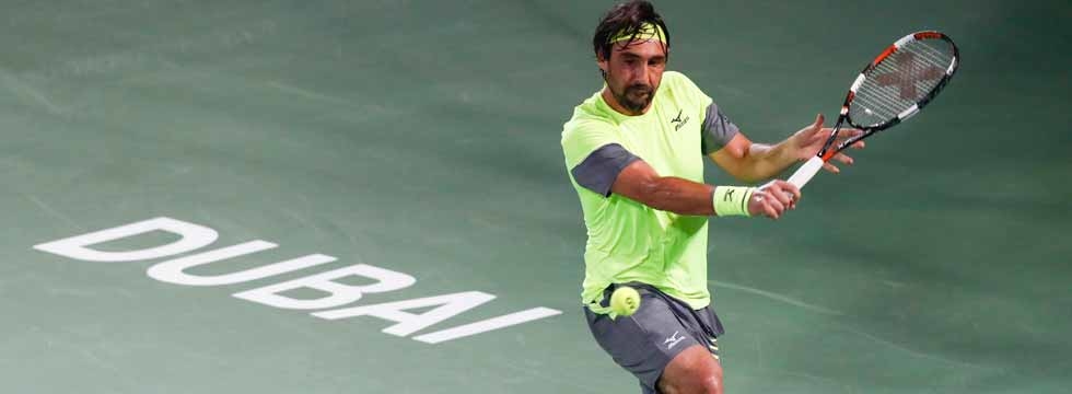 ÎŸ ÎœÎ¬ÏÎºÎ¿Ï‚ Î‘Î³Ï‰Î½Î¯Î¶ÎµÏ„Î±Î¹ ÏƒÏ„Î¿ ÎÏ„Î¿Ï…Î¼Ï€Î¬Î¹ Î³Î¹Î± Î•Ï€Î¹ÏƒÏ„ÏÎ¿Ï†Î® ÏƒÏ„Î¿Ï…Ï‚ ÎšÎ¿ÏÏ…Ï†Î±Î¯Î¿Ï…Ï‚ 100 