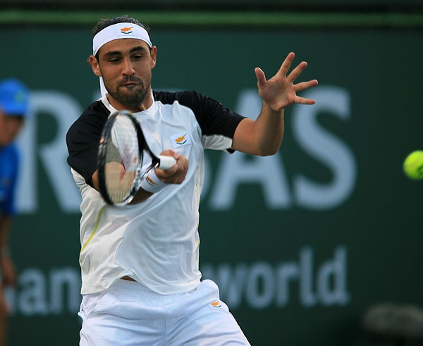 ÎŸ ÎœÎ¬ÏÎºÎ¿Ï‚ Î·Ï„Ï„Î¬Ï„Î±Î¹ ÏƒÏ„Î¿Î½ ÎµÎ½Î±ÏÎºÏ„Î®ÏÎ¹Î¿ Î±Î³ÏŽÎ½Î± ÏƒÎµ Clay